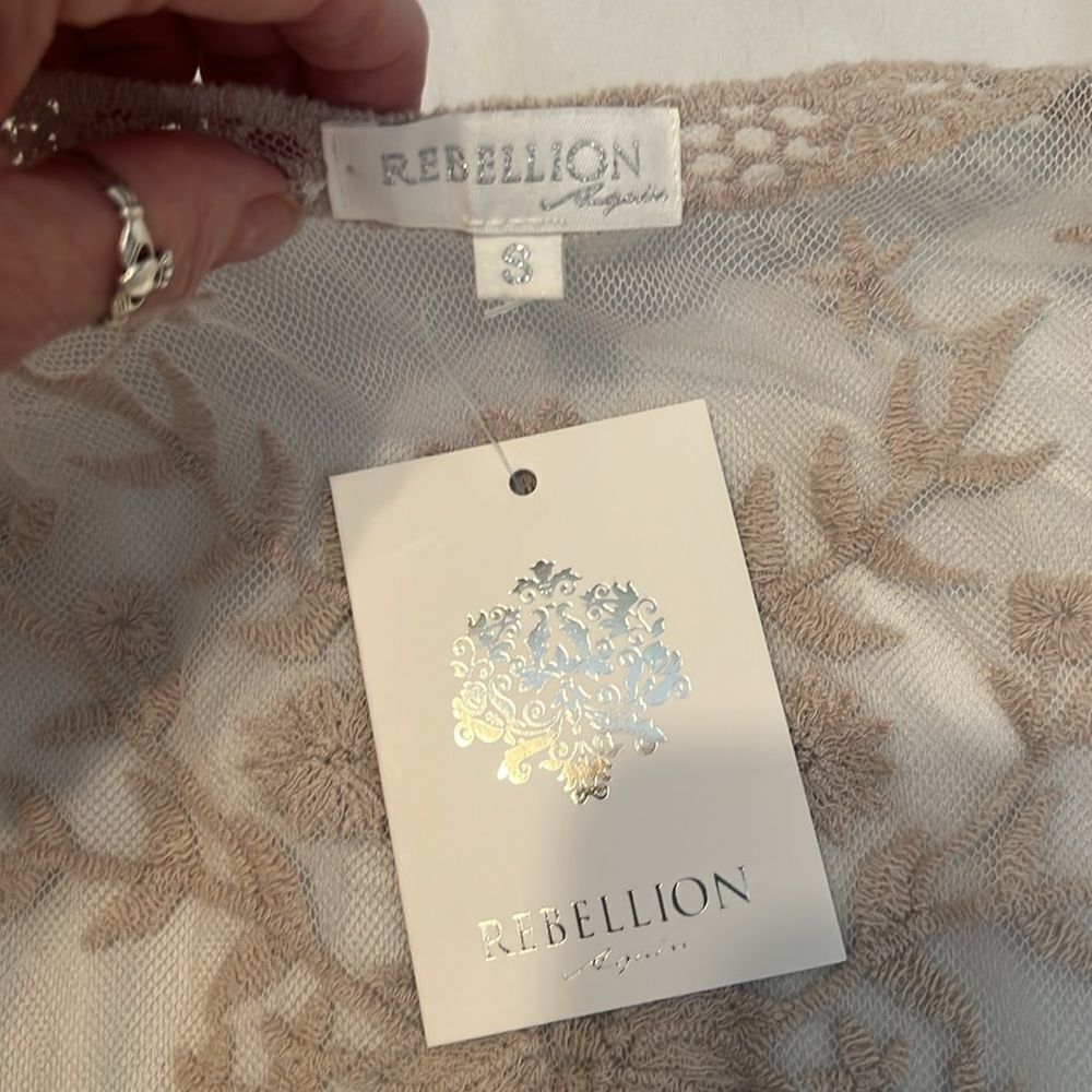 NWT Rebellion szS “oatmeal” color long lace embroidered vest cover up kimono - Picture 5 of 15